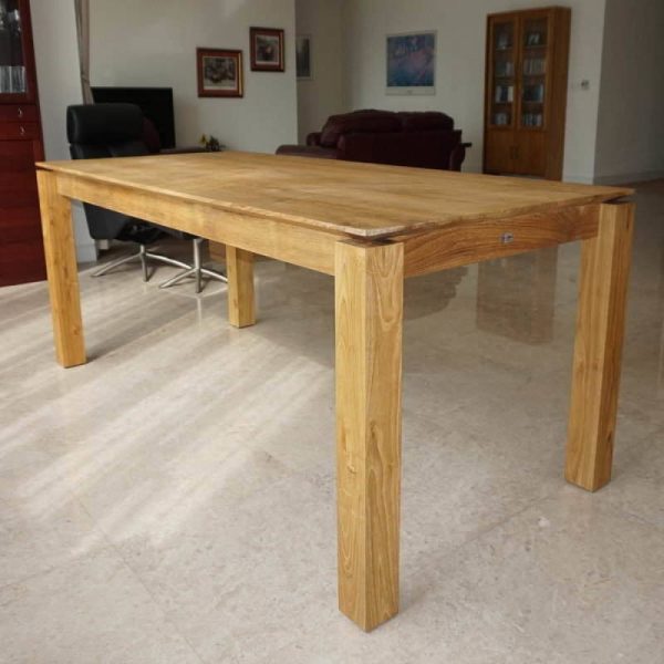 Slice dining table