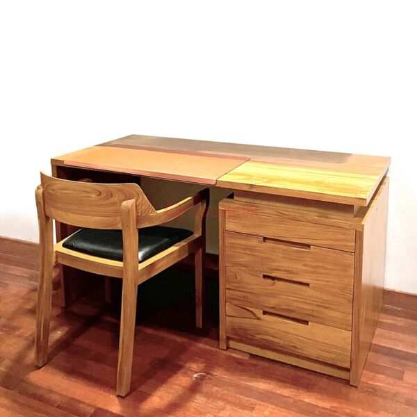 writing desk with chair